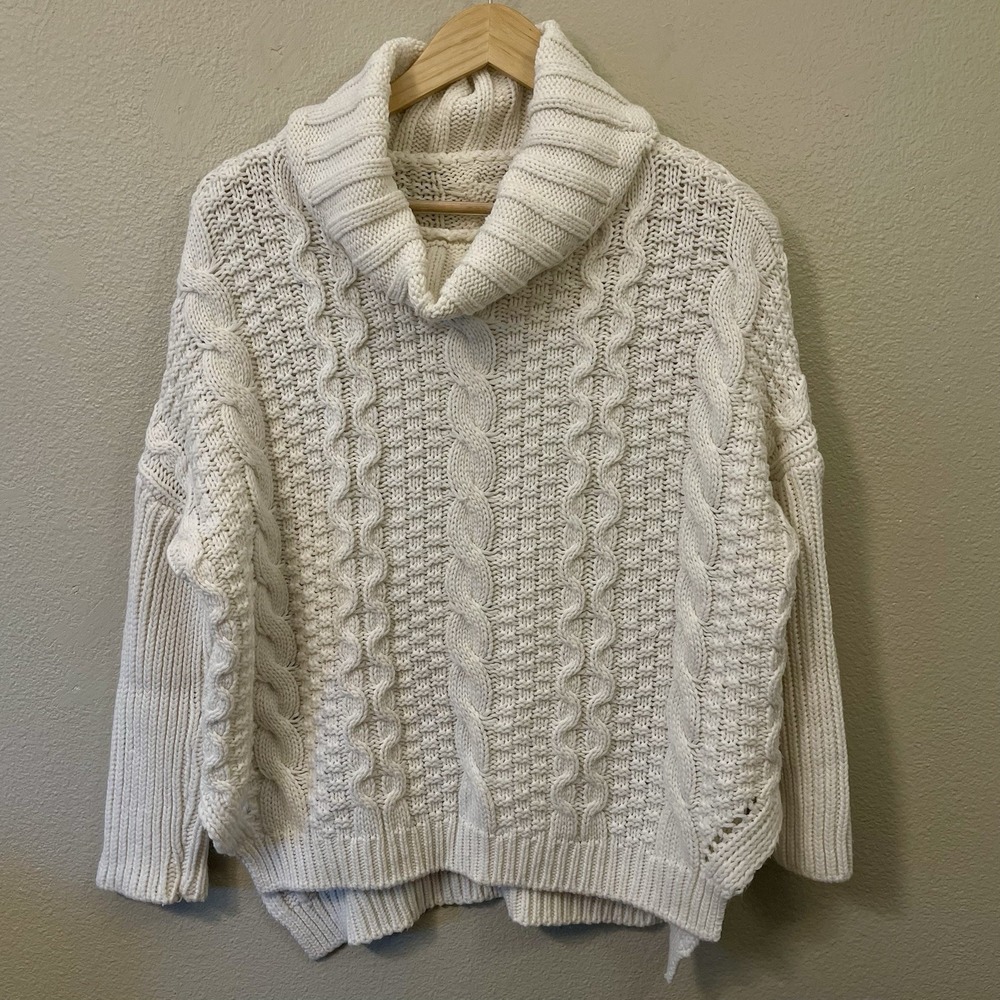 Chunky Oversized Cable Knit Sweater Turtleneck Ivory Cozy Cottage Size M /L READ